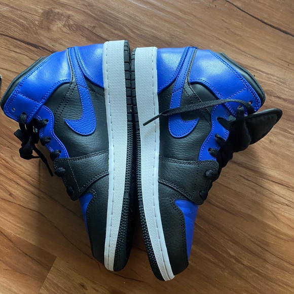 Brand new jordan 1 mid - Picture 10 of 11